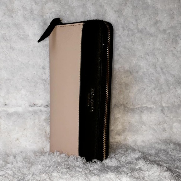 ♠️Kate Spade Wallet ♠️ - Picture 2 of 3